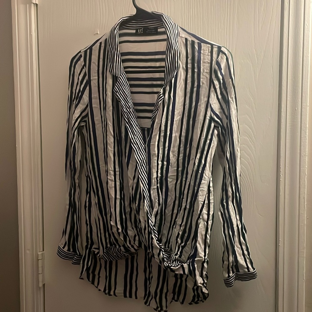 Zara blouse V neck